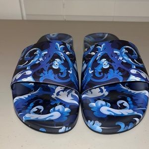 Versace slides